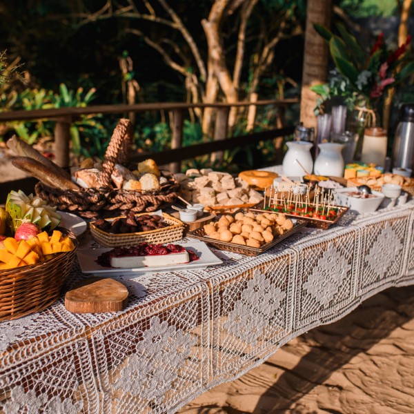 Mesa de brunch do Lemondrop Buffet, localizado em Ubatuba SP